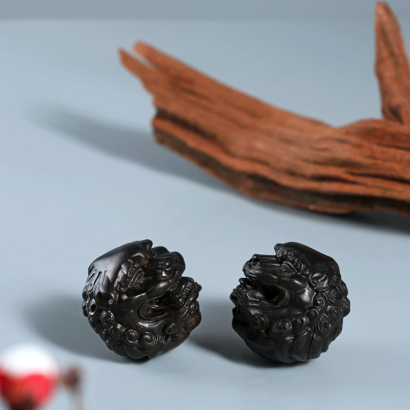 중국산 흑단목으로 조각된 깨어난 사자 모양 손 마사지  - Art Craft Furniture 리뷰 및 가격